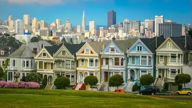 San Francisco skyline with the Golden Gate Bridge and Transamerica Pyramid